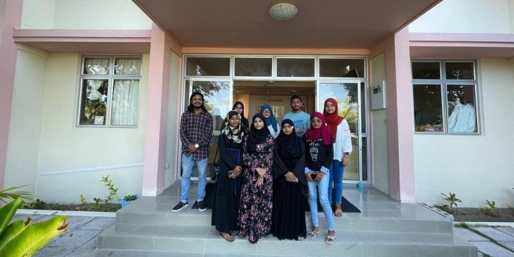 އެމް.އެން.ޔޫ.އެސް.ޔޫ އިން ތިނަދޫ ދަނާލު ދަރިވަރުންނާއި ބައްދަލުކޮށްފި