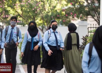 ފަހި އެމް.އެން.ޔޫ މިފަހަރު ވިލާ އިންޓަނޭޝަނަލް ހައި ސްކޫލް ދަރިވަރުންނާއެކު