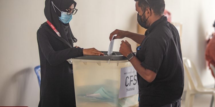 ގޮފިތަކުގެ ހިންގާ ކޮމިޓީ ވޯޓުލުން ފެށިގެން ކުރިއަށްދަނީ