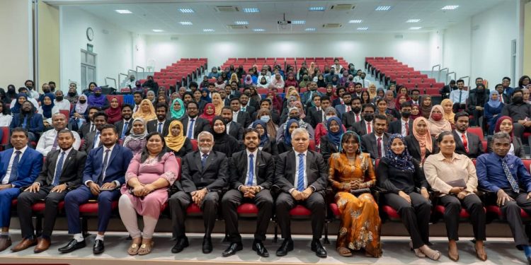 ގޮފިތަކުގެ އައު ހިންގާ ކޮމެޓީ ވައިސް ޗާންސެލަރ އިފްތިތާޙްކޮއްދެއްވައިފި