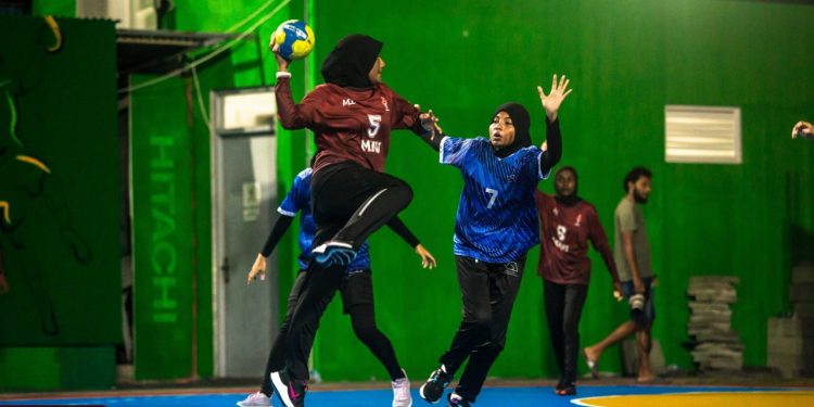 ވިލާ ބަލިކޮށް އެމް.އެން.ޔޫ ފައިނަލަށް