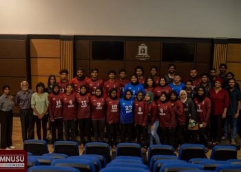 ތައްޓަށް އަމާޒު ހިފައި އެމް.އެން.ޔޫ.އެސް.ޔޫ ހޭންޑް ބޯލް ޓީމުތަކަށް ޖާޒީ ހަވާލުކޮށްފި