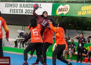 ފަހަތުން އަރައި ކްލިކް ކޮލެޖު ބަލިކޮށް އެމް.އެން.ޔޫ އިން ސެމީއާ ގާތަށް