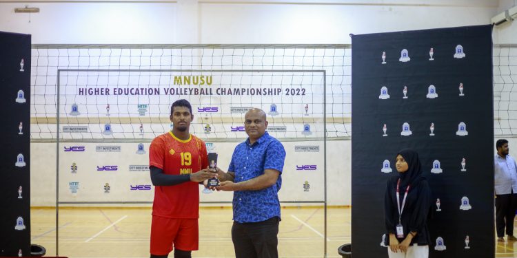ފިރިހެން ޑިވިޝަނުގެ އެންމެ މޮޅު ކުޅުންތެރިޔަކަށް ޒަޔާން