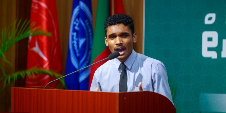 އެފް.އީ ސެމީއަށް، އެފް.އެޗް.ޓީ.އެސް އިން އެފް.އެޗް.އެސްގެ މައްޗަށް ކުރި ހޯދައިފި