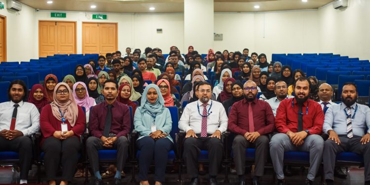 ބިޒްނަސް ސްކޫލުން، މިއަހަރުގެ ފުރަތަމަ ސެމިސްޓަރގެ އޮރިއެންޓޭޝަން ބާއްވައިފި