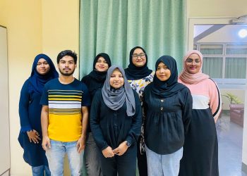 ހީލާރސްގެ ހިންގާކޮމެޓީގެ މެންބަރުން، ފެކަލްޓީގެ ޑީން ޑރ. އައިޝަތު ޝަނޫރާ އާ ބައްދަލުކޮށްފި