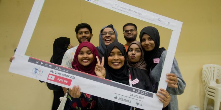 ސިއާ – ހީލާރސް ”ވެލްކަމް ނައިޓް“ ބާއްވައިފި!