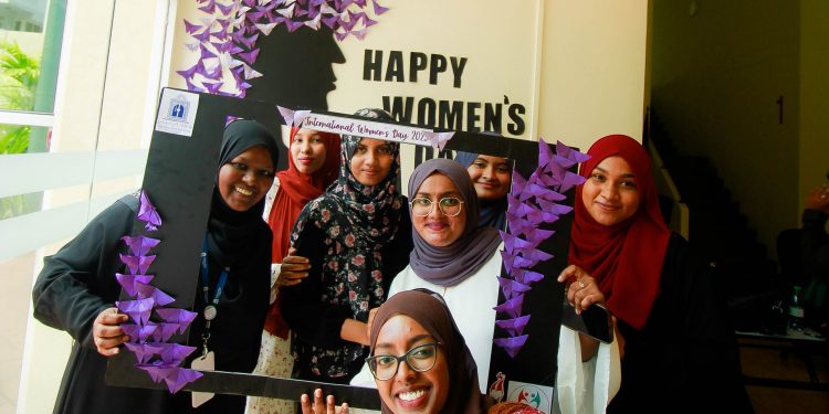 ހީލާރސްގެ ފަރާތުން މި އަހަރުގެ އަންހެނުންގެ ދުވަސް ފާހަގަ ކޮށްފި!