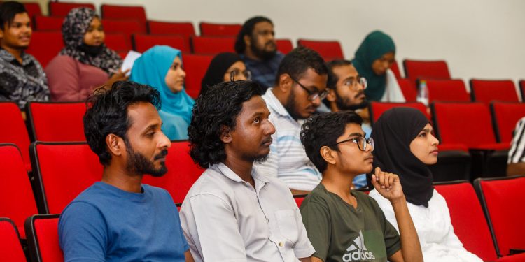 ބެޑްމިންޓަން މުބާރާތުގެ ގުރުއަތުލުން ބާއްވައިފި