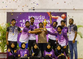 އެމް.އެން.ޔޫ.އެސް.ޔޫ ބެޑްމިންޓަން މުބާރާތް 2023: ތާރީޚީ ފުރަތަމަ ތަށި އެފް.އީ އަށް!