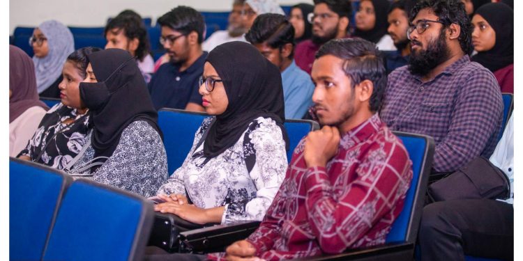 ބިޒްނަސް ސްކޫލްގެ އޮރިއެންޓޭޝަން ޕްރޮގްރާމް ކުރިއަށް ގެންގޮސްފި