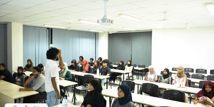 ޝެޓްސް އަށް އަލަށް ގުޅުނު އިސްވާރުންނަށް ހާއްސަކޮށް، ނިއު ލީޑަރސް މީޓިންގ ކުރިޔަށް ގެންގޮސްފި