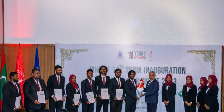 ދަރިވަރުންގެ ޔޫނިއަންގެ 12 ވަނަ ދައުރުގެ ހިންގާ ކޮމިޓީ ވައިސް ޗާންސެލަރ ޑރ. ޝަރީފް އިފްތިތާހުކޮށްދެއްވައިފި