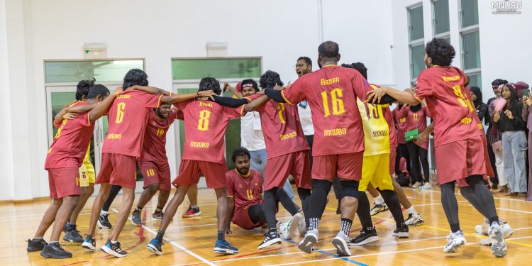 މި އަހަރުގެ ފައިނަލުގައި އެފް.އީ އާއި ދެކޮޅަށް ދެން ނިކުންނާނީ ބީ.އެސް ގެ ޓީމް!