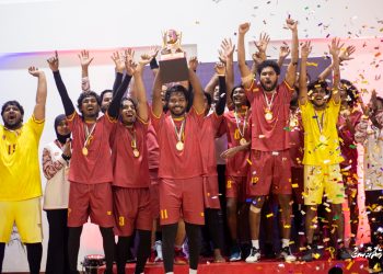 އެމް.އެން.ޔޫ.އެސް.ޔޫ. ވޮލީބޯޅަ މުބާރާތުގެ ފަޚުރުވެރި ޗެމްޕިއަންކަން ފުރަތަމަ ފަހަރަށް ބިޒްނަސް ސްކޫލަށް!