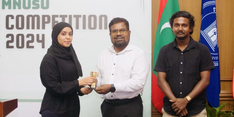 ދަރިވަރުންގެ ޔޫނިއަންގެ ފުރަތަމަ އިނގިރޭސި ބަހުސް މުބާރާތް ފަށައިފި!