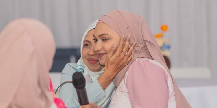 މަންމައިންގެ ދުވަހުގެ މުނާސަބަތުގައި މެޑިކޯސްއިން ޚާއްސަ ހަފްލާއެއް ބާއްވައިފި!