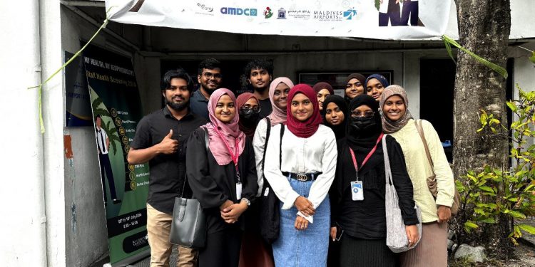 އެމް.އޭ.ސީ.އެލް ގެ މުވައްޒަފުންނަށް ބޭއްވި ހެލްތް ސްކްރީނިންގްއެއްގައި މެޑިކޯސްގް ދަރުމަވެރިން ބައިވެރިވެއްޖެ!