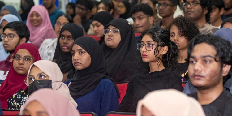 މިއަހަރުގެ ދެވަނަ ސެމިސްޓަރގެ އޮރިއެންޓޭޝަން ބާއްވައިފި!