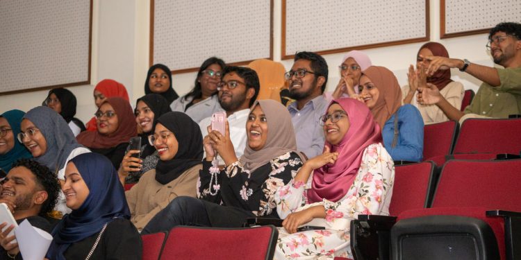 މެޑިކޯސްއިން ދެވަނަ ސެމިސްޓަރގެ ފުރަތަމަ ހަރަކާތަކަށް ޕަވަރޕޮއިންޓް ނައިޓް!