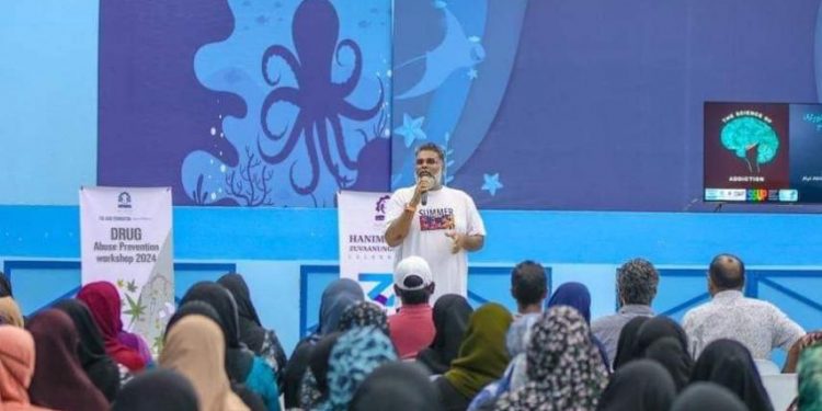 މެޑިކޯސްއިން އިސްނަގައިގެން ޑްރަގް އެވެއާނެސް ސެޝަނެއް ބާއްވަނީ!