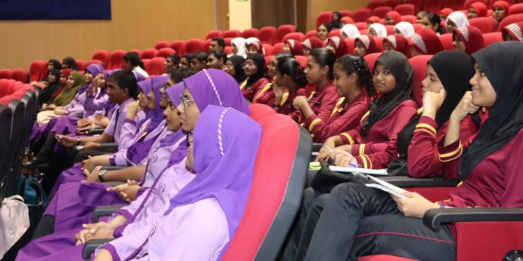 އައްޑޫ ސިޓީގެ ވާހަކަދެއްކުމުގެ މުބާރާތުގެ ރާވާ ހިންގުން އެސް.އެސް.އެލް އަދި ދޮންދީނިއަށް!