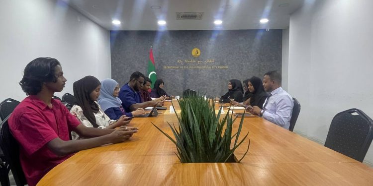 މެޑިކޯސް އަދި ގުރުޒުން ކުޅުދުއްފުށި ސިޓީގެ ގިނަ މުއައްސަސާތަކަކާ ބައްދަލުކޮށްފި