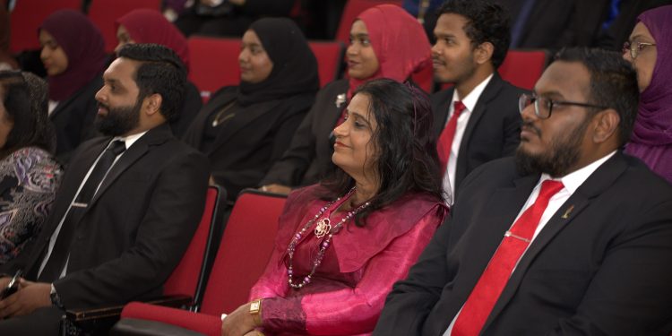 ޔޫނިއަންގެ މާލޭ ކެމްޕަހުގެ ގޮފިތައް ވައިސް ޗާންސެލަރ ޑރ. ޢާއިޝަތު ޝެހެނާޒް އާދަމް އިފްތިތާހު ކޮށްދެއްވައިފި